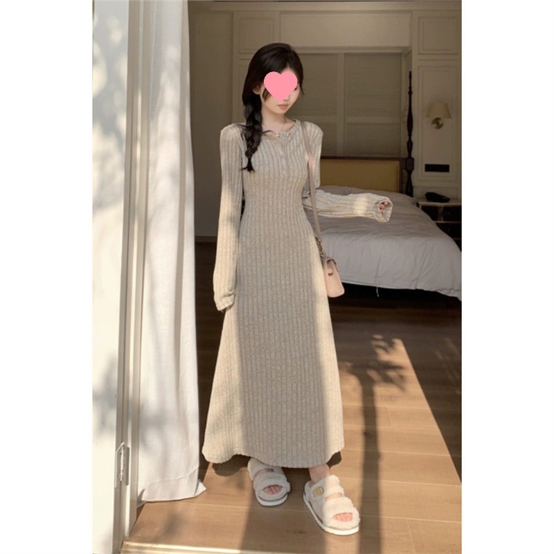 法式针织连衣裙女秋冬2023新款翻领气质收腰显瘦中长款长袖打底裙