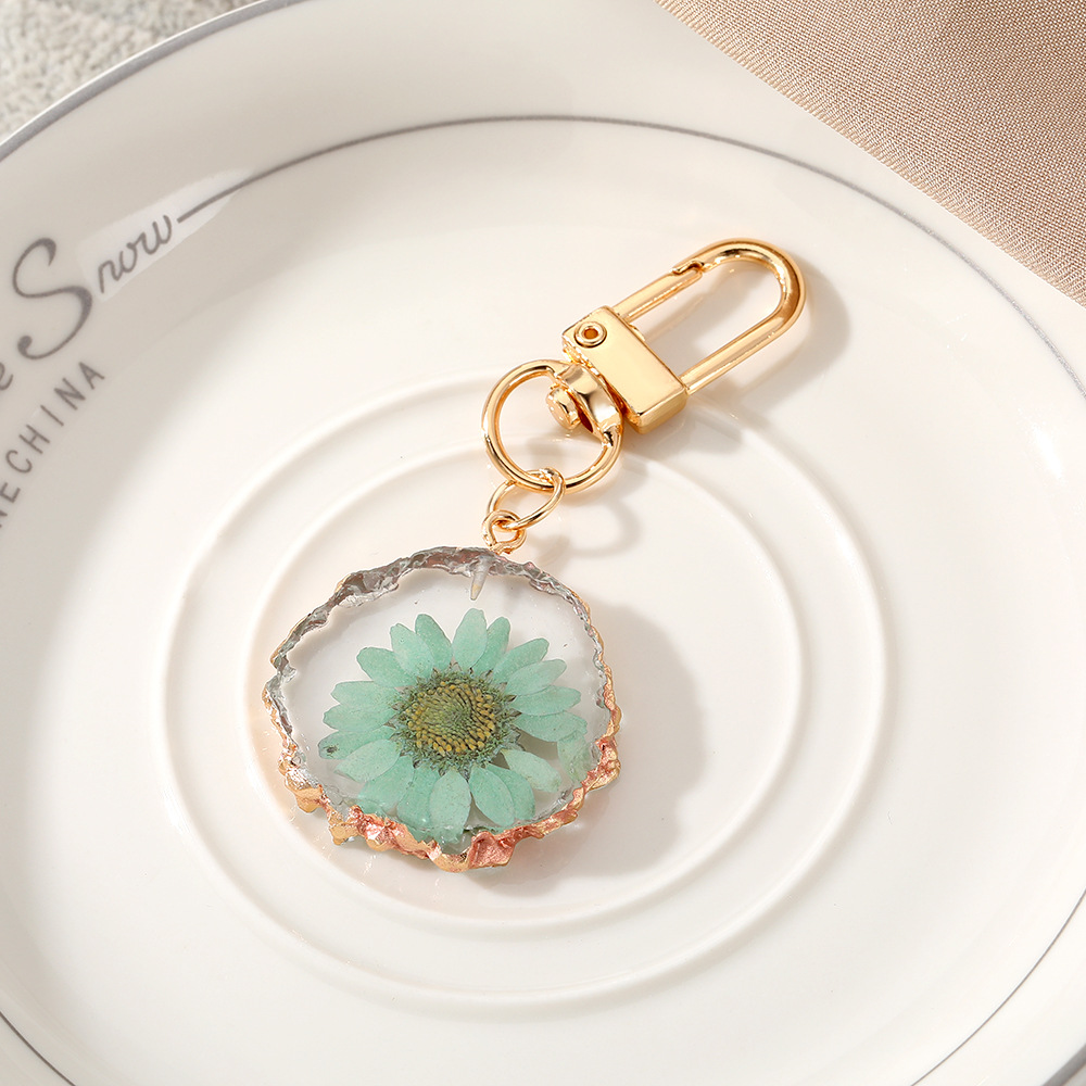 30g Weight Bag Pendant, Keychain Classification 1 Piece Quantity Holiday Occasion Dried Flower Material Flower Pattern Women's Gender Epoxy Design Pastoral Style Pastoral Flower Dried Flower Epoxy Women's Bag Pendant Keychain 3