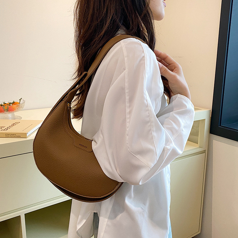 Estilo explosivo transfronterizo personalizado de fábrica, bolsa de bola de masa de nicho, nuevo bolso retro de hombro y axila de todo fósforo, bolso de mensajero