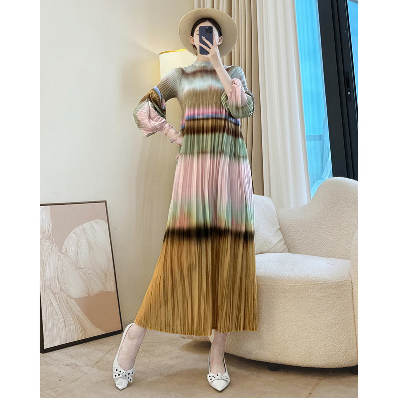 One-Piece Dress for Women with Age-Reducing Effect, New Autumn Long-Sleeve Pleated Mid-Length Dress for Mothers, Stylish