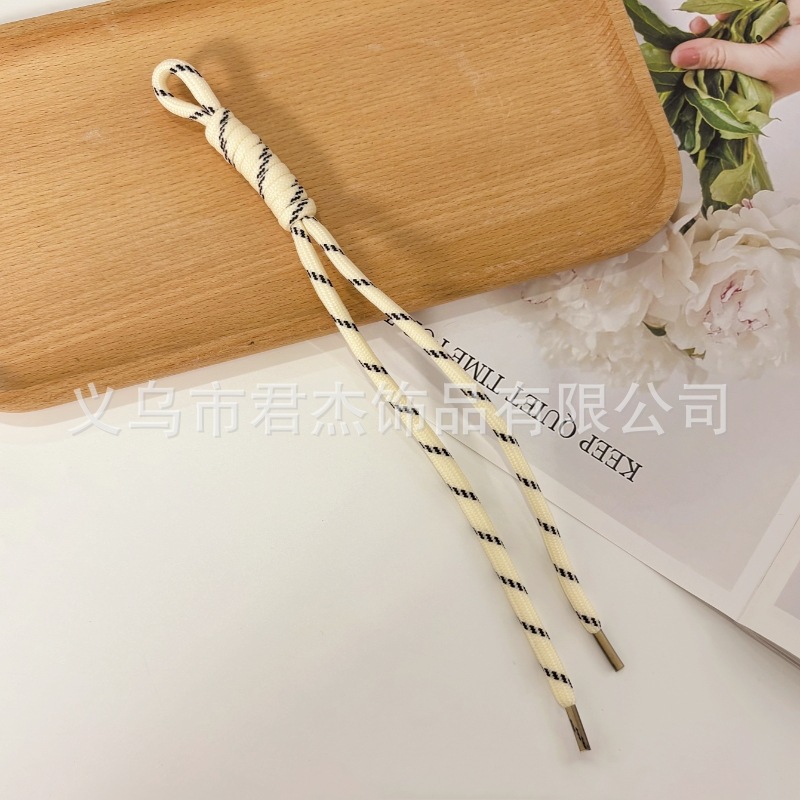 編みカバンのストラップの螺旋の結び紐のiuは鍵のボタンのネットの赤い色の結びの縄の装飾の部品を結びます。