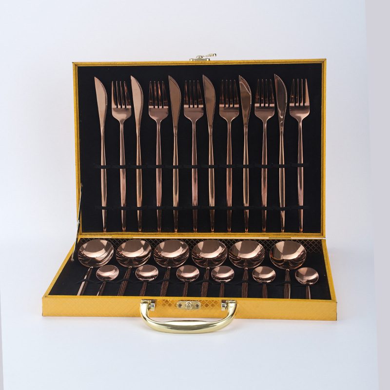 Amazon popular vajilla de acero inoxidable 24 unidades traje Portugal cuatro piezas principales comida occidental cuchillo, tenedor y cuchara caja de regalo traje