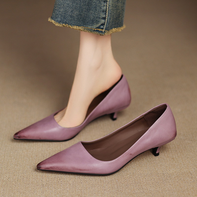 Very Elegant Kitten Heel Washed Top Layer Cowhide 2025 Spring Thin Middle Heel Pointed Leather Shallow Mouth Commuting Shoes for Women