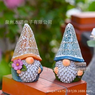 跨境太阳能花园地精摆件庭院户外草坪树脂工艺品装饰地精太阳能灯