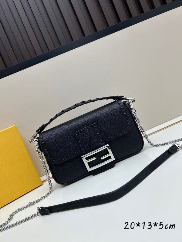 F ファミリーバッグ 本革 ニッチ レトロ バゲットバッグ レディース ショルダー クロスボディバッグ 高級フレンチ脇バッグ|undefined