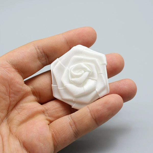 A1126 white small folded flowers