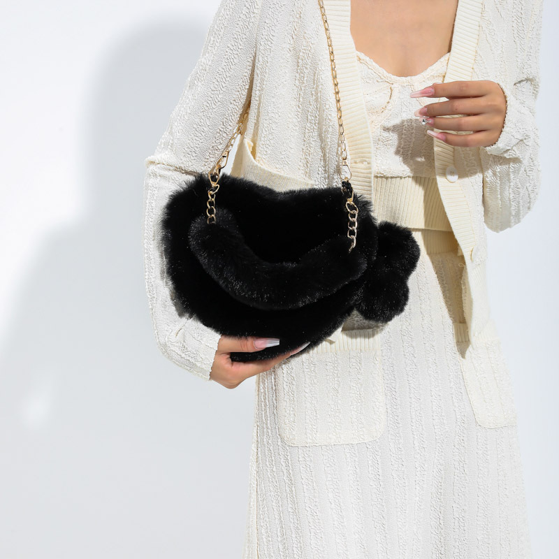 Peach Heart Handbag, Cute Plush Ball Shoulder Bag, Personalized And Niche Women's Solid Color Temperament, Heart Shaped Plush Diagonal Straddle Bag_voghion.com