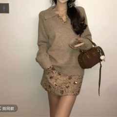 フランス式のドリルのスパンコールvネックのセーターの女性の秋のゆったりしたデザイン感の小さい大衆のニットの上着はお尻の半身のスカートのスーツを包みます。