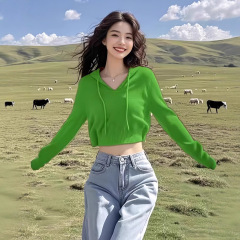 绿色毛衣多巴胺短款连帽针织衫女装2025开春季新款韩系氛围感上衣
