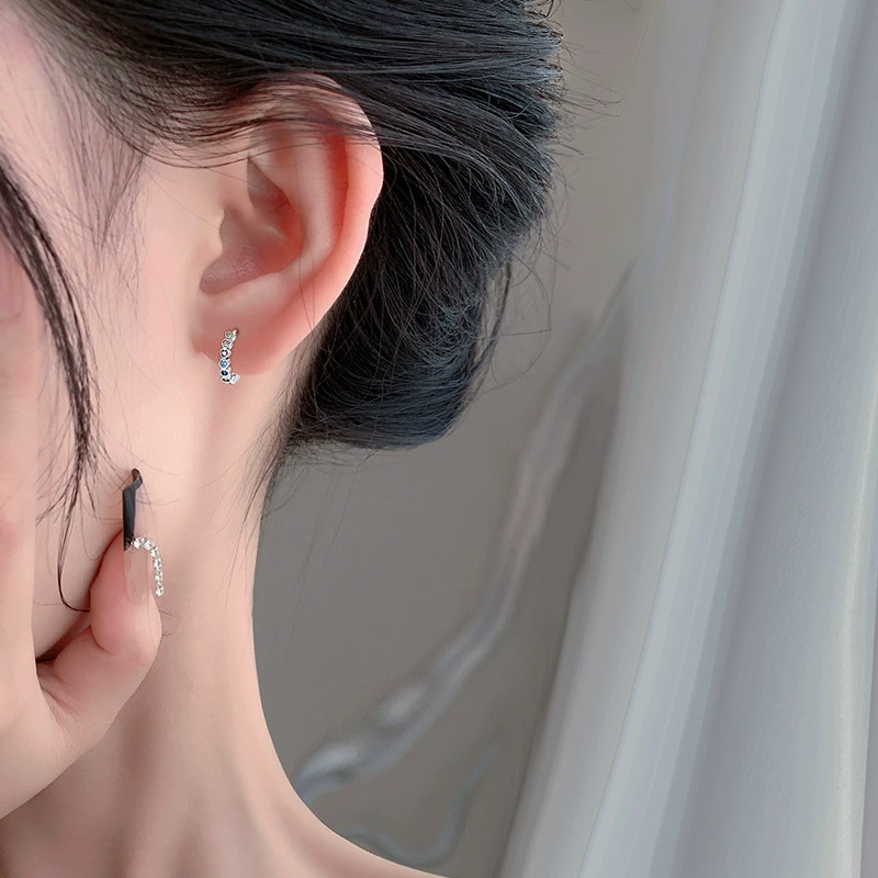 Small earrings heart shaped with zircon, silver 925 sample, light luxury style, micro incrustation