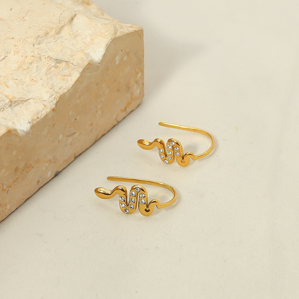 Oferta especial experiencia europea y americana joyería de acero titanio vacío galvanoplastia no decoloración no alérgica joyería pendientes collar fábrica al por mayor