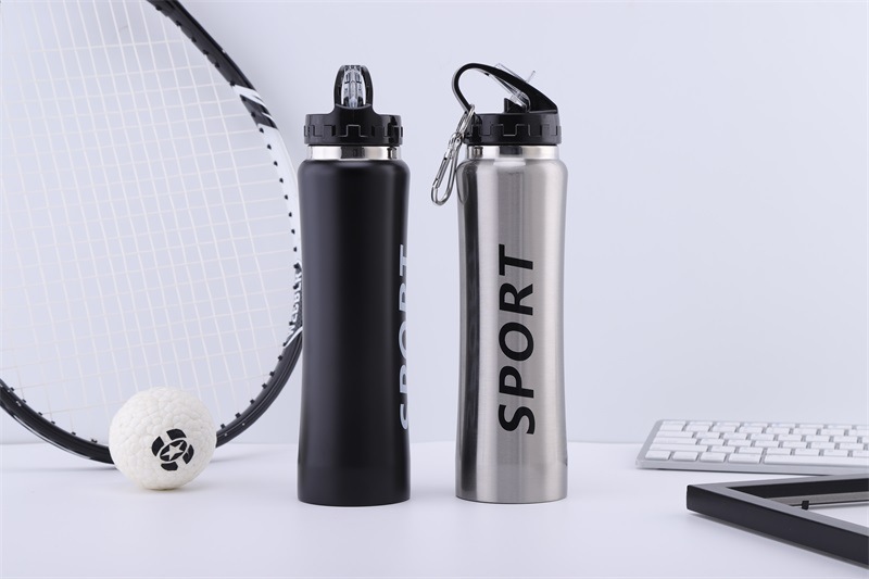 Isolerende rvs sportdrinkfles met handige sluiting_voghion.com