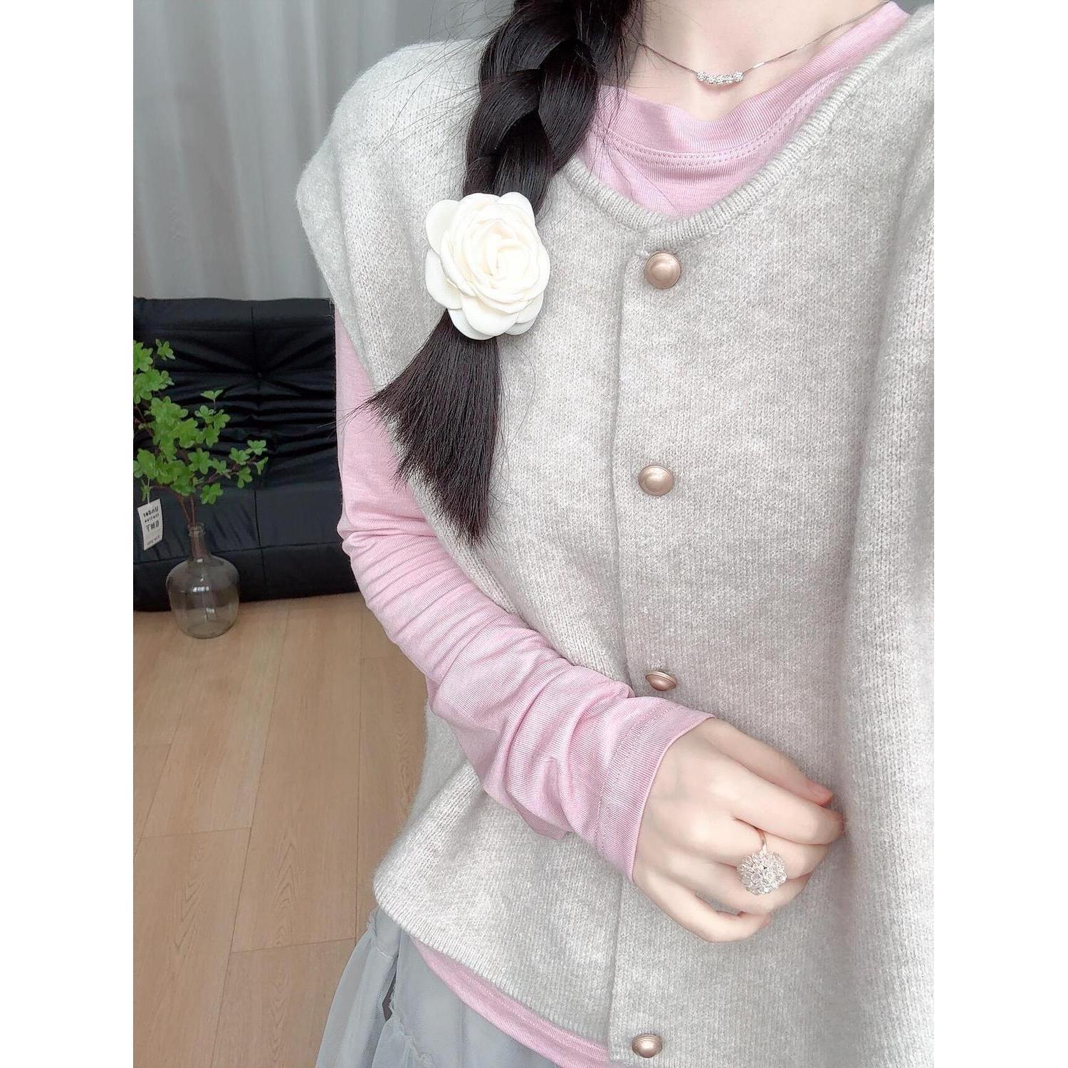Retro knitted vest for women, autumn and winter, Korean style, small gold button cardigan, soft, loose, slimming vest.