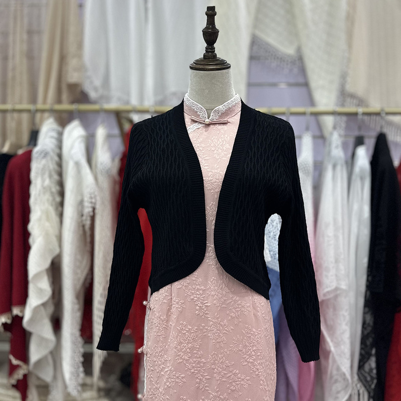 Wholesale 2025 Spring & Fall New Short V Neck Slim Knitted Cardigan Black Versatile Outer Wear with Cheongsam Wholesale 2025 Spring & Fall New Short V Neck Slim Knitted Cardigan Black Versatile Outer Wear with Cheongsam