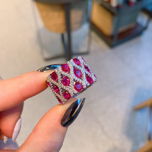 Women's imitation gemstone rings, retro-style diamond-studded rings for ladies, shiny and dazzling
