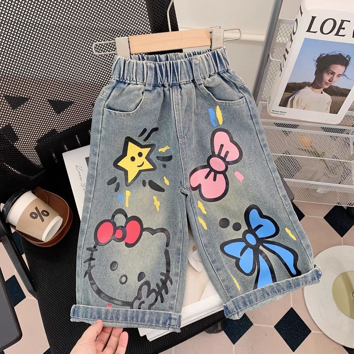 Girls' jeans, spring and autumn 2025 new style, Korean style, fashionable cartoon casual wide-leg straight leg pants.