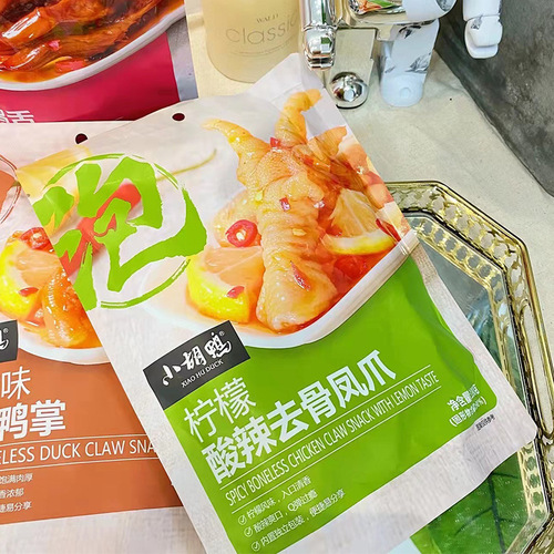 Domestic Little Huia Lemon Pickled and Spicy Boneless Chicken Feet 90g Spicy Flavor Boneless Duck Feet 75g One Box 30 Pouches