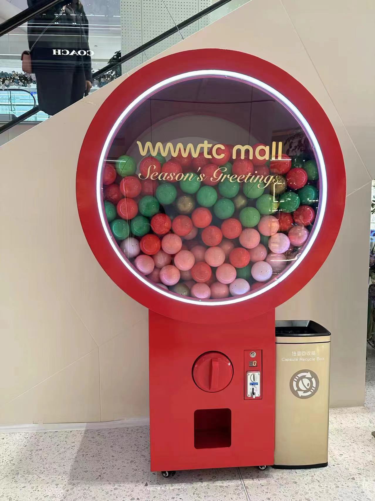 Máquina de gashapon de celebridades de Internet nueva máquina de regalo de cápsulas de código de escaneo de monedas comerciales máquina de bolas de accesorios de drenaje de eventos de centros comerciales a gran escala