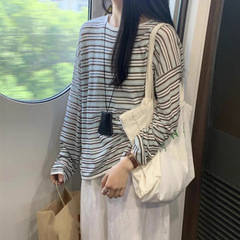 2025 初秋の新韓国スタイル薄いコントラストストライプセータートップ女性のルーズカジュアルセーター日焼け止めブラウス