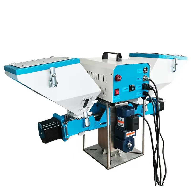 东莞双色色母机螺杆喷熔布色母计量体积式双色母料添加搅拌混合机