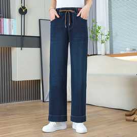 精致的工艺和高品质面料，让牛仔裤更加有档次和品质感。