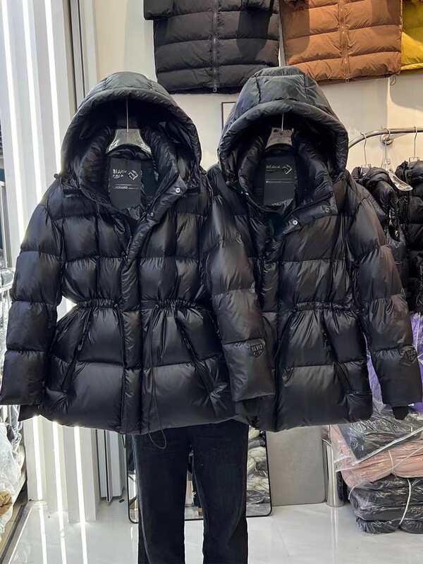 黑尊鹅绒羽绒服女中短款加厚收腰2025冬季新款显瘦款黑钻极寒外套|undefined