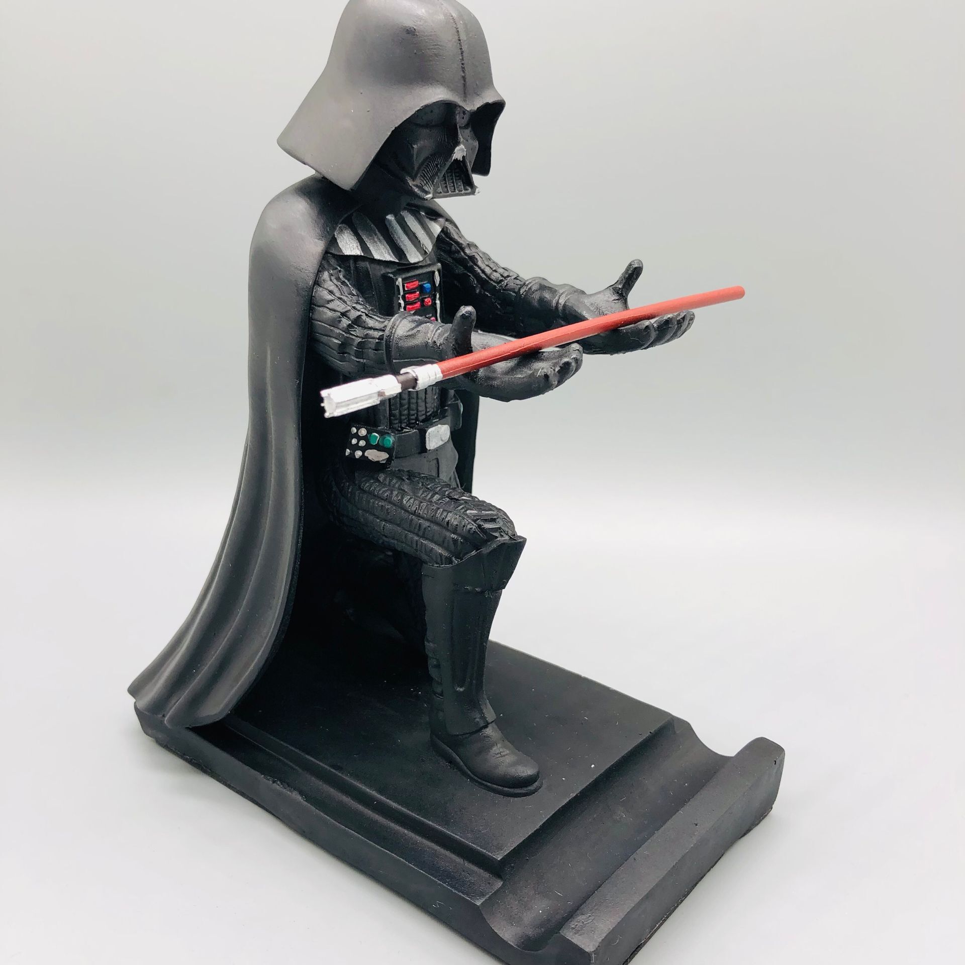 Guerrero negro maestro modelado titular del teléfono móvil Guerrero blanco titular del teléfono móvil de Star Wars titular de la pluma de la decoración