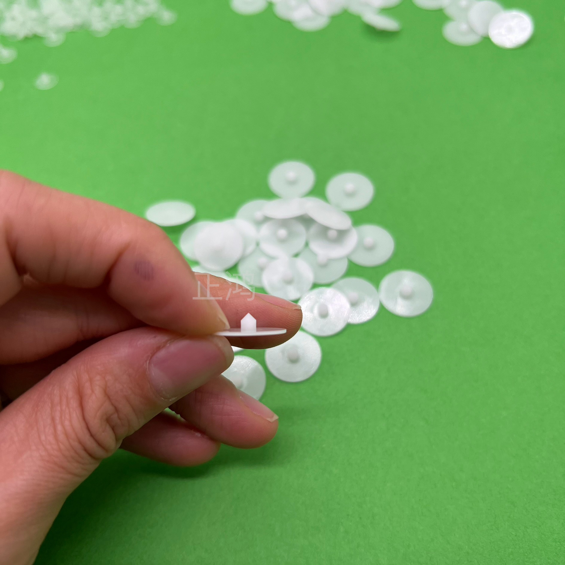 丝印胶钉PCB塑胶钉赛钢PIN钉线路板塑胶定位片塑料铆钉可支持