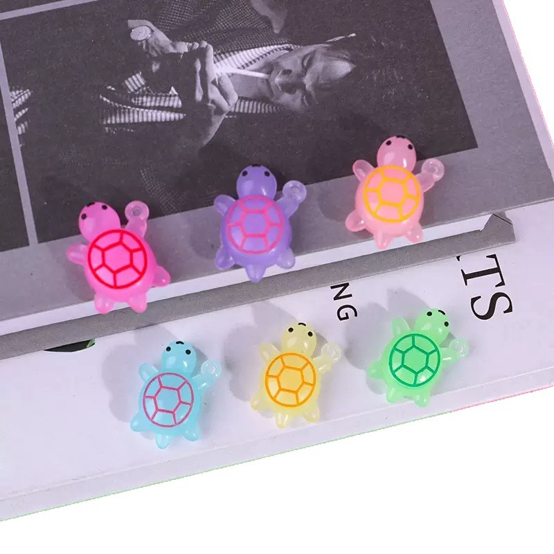 Llavero con colgante de tortuga, lindo muñeco luminoso de tortuga marina colorida, accesorio pequeño para mochila de estudiante, venta al por mayor de fábrica