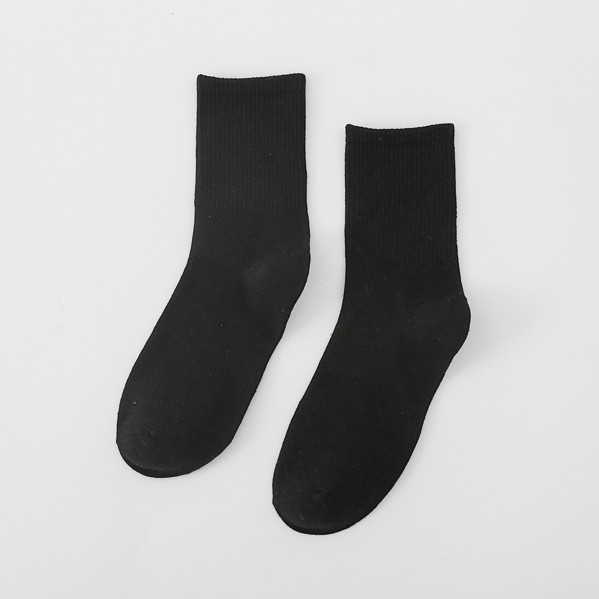 Four Seasons Nuevo tubo de tubo medio, vacas con manchas, calcetines de moda ins, absorbentes de sudor, lindos calcetines de mujer a rayas de color sólido japonés, al por mayor