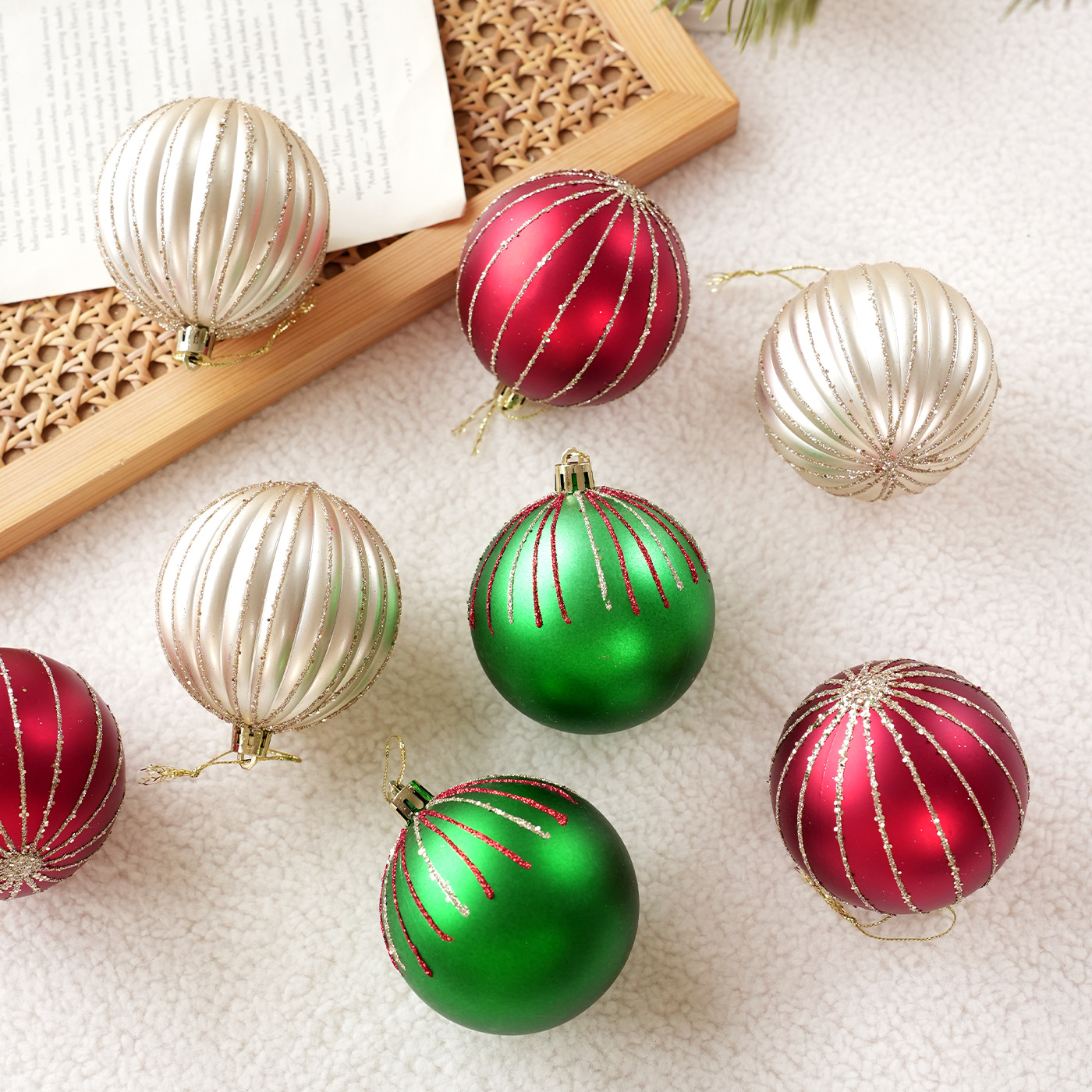 Nuevo producto 8CM pintado polvo adhesivo colorido bola de Navidad colgante bola set caja de decoración de Navidad colgante árbol de Navidad