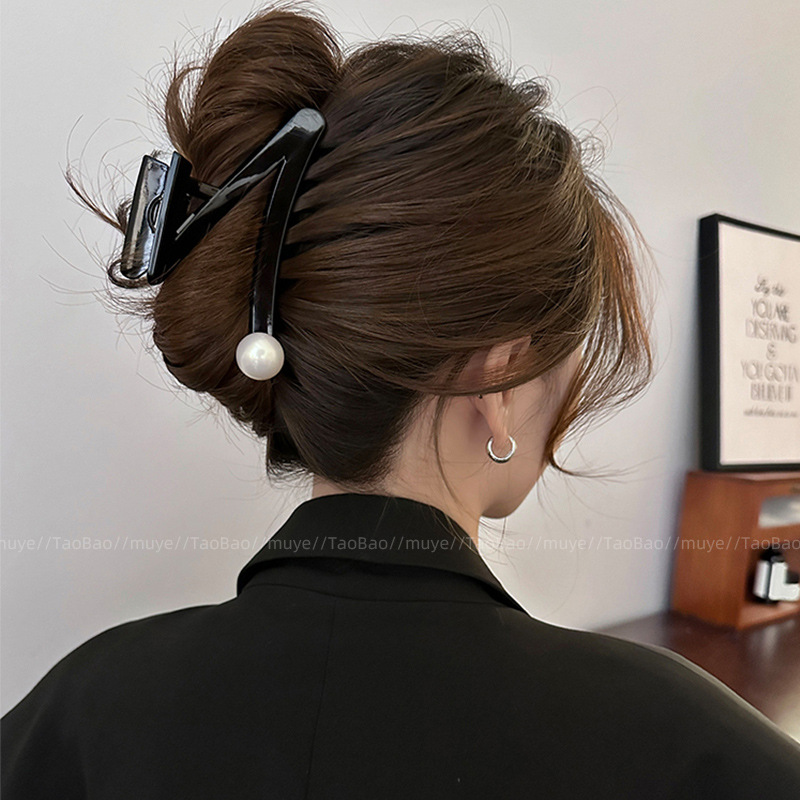 Elegante pinza de perlas de temperamento pinza de tiburón mediana pinza para el cabello mujer 2025 nuevo sombrero de clip de cabeza de sentido avanzado