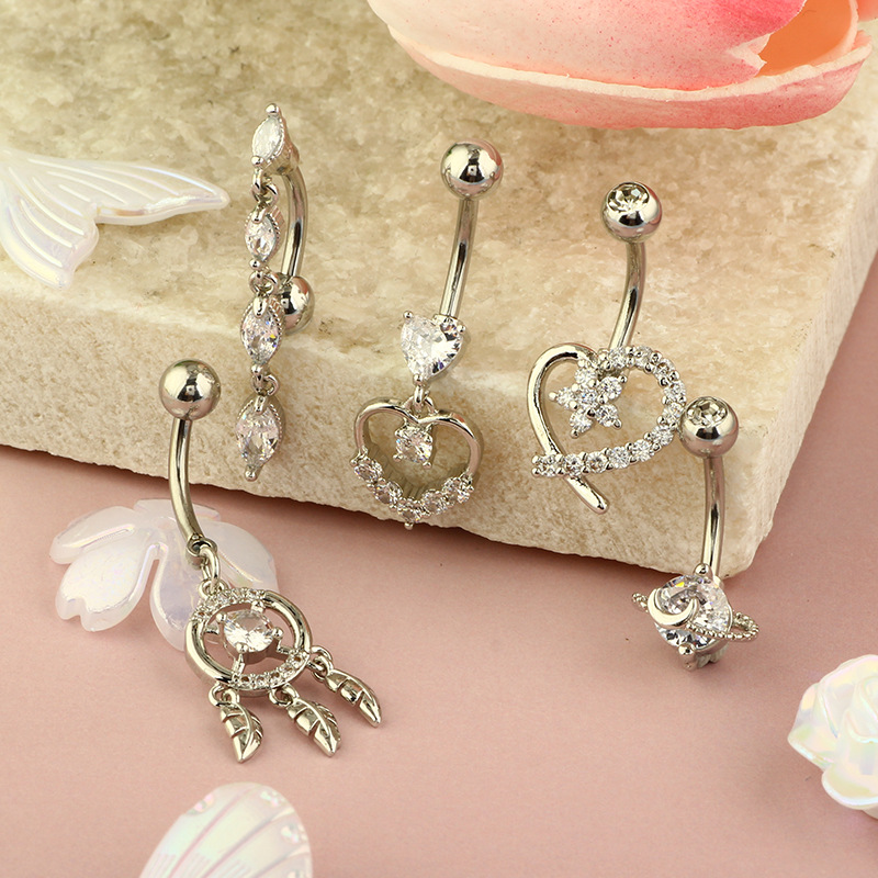 Silver pointed spike labret stud material detail
