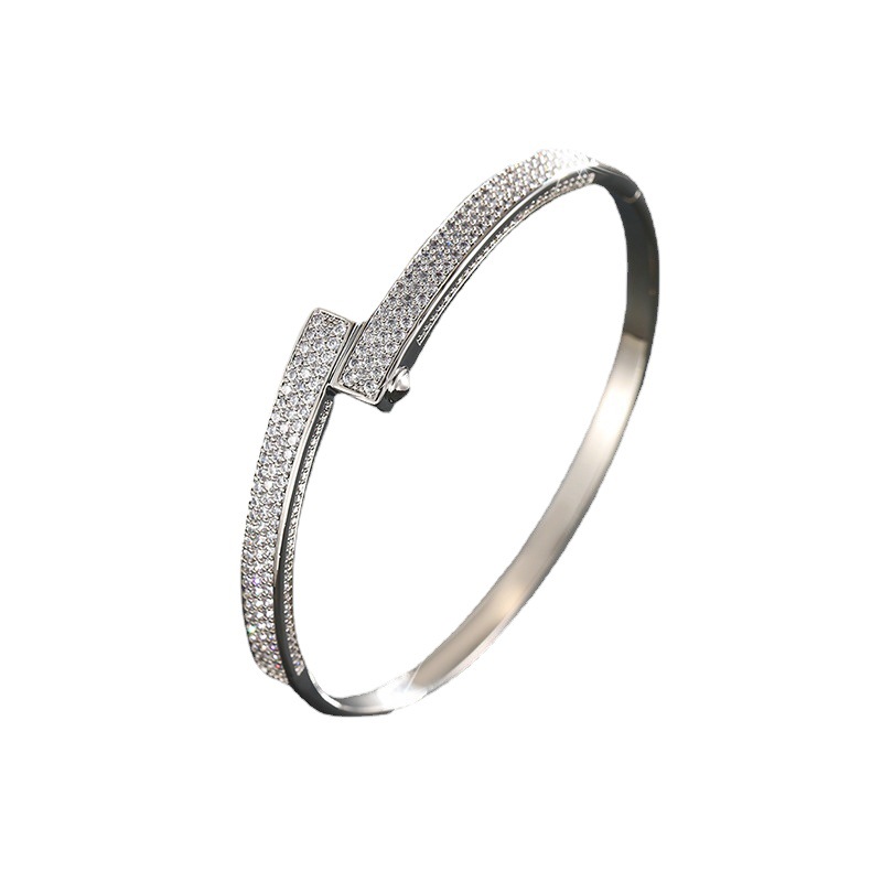 Xuping joyas micro incrustadas de zirconio personalidad pulsera de moda europea y americana nicho de alta calidad pulsera joyas al por mayor