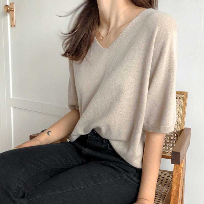 Spring New Style Ice Silk Knitwear for Women, Three-Quarter Sleeves, Thin Summer V-Neck Outer Wear, Loose Bottoming Half-Sleeved Tops for Women