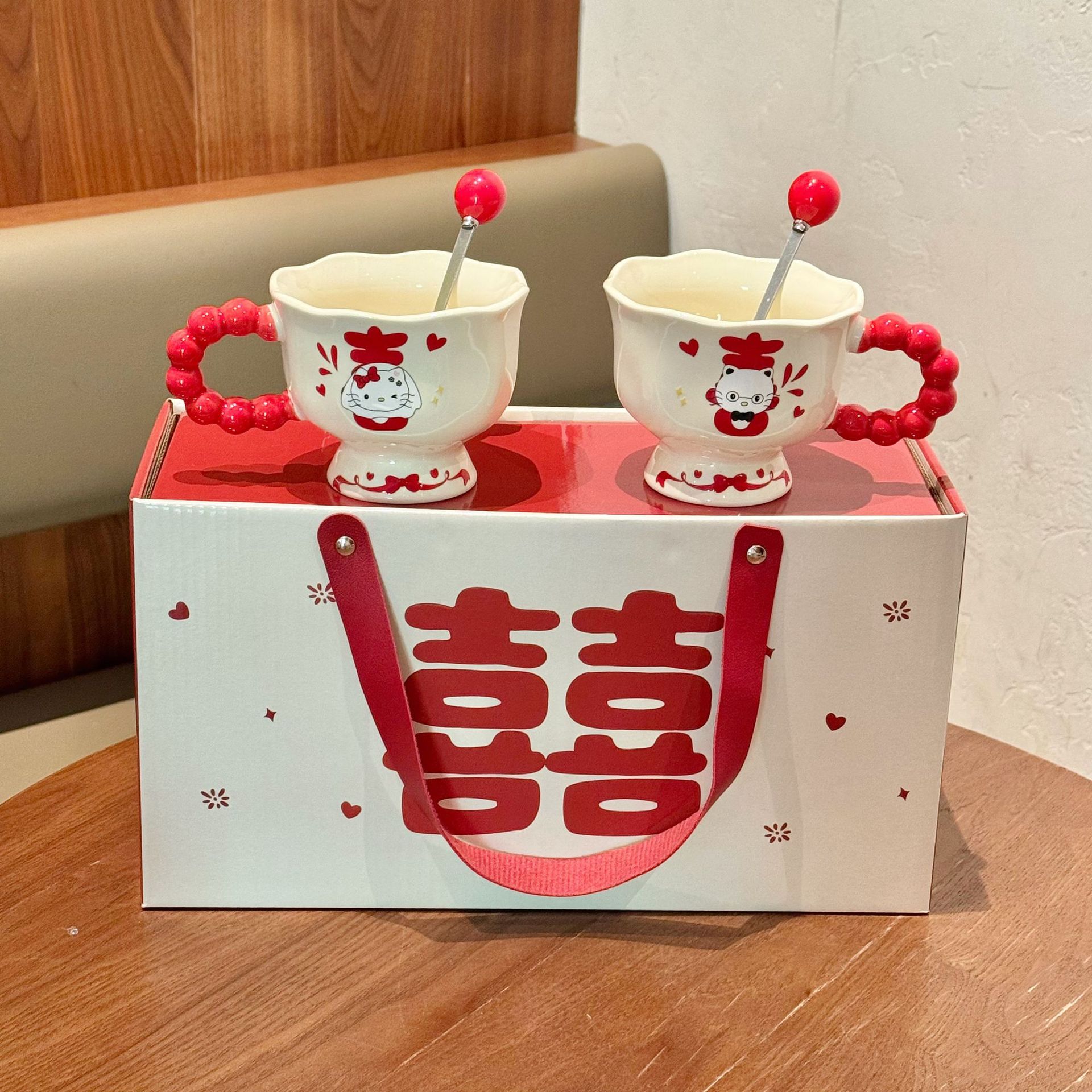 "Happy" character couple mugs, a pair of ceramic mugs, niche vintage wedding gift, high-temperature resistant milk breakfast cup