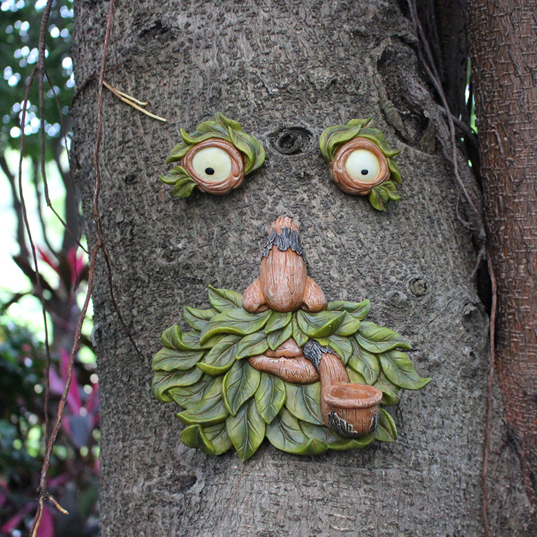 Cross-border new glow-in-the-dark tree face pendant creative outdoor garden courtyard craft tree face tree pendant decoration