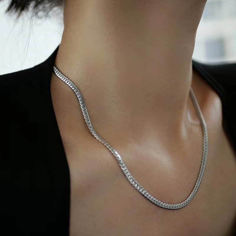 Titan-Halskette mit NK-Verschlüsselung, Herren-Schlüsselbeinschmuck aus Edelstahl im kubanischen Stil, europäischer und amerikanischer Modeschmuck, schlicht_voghion.com