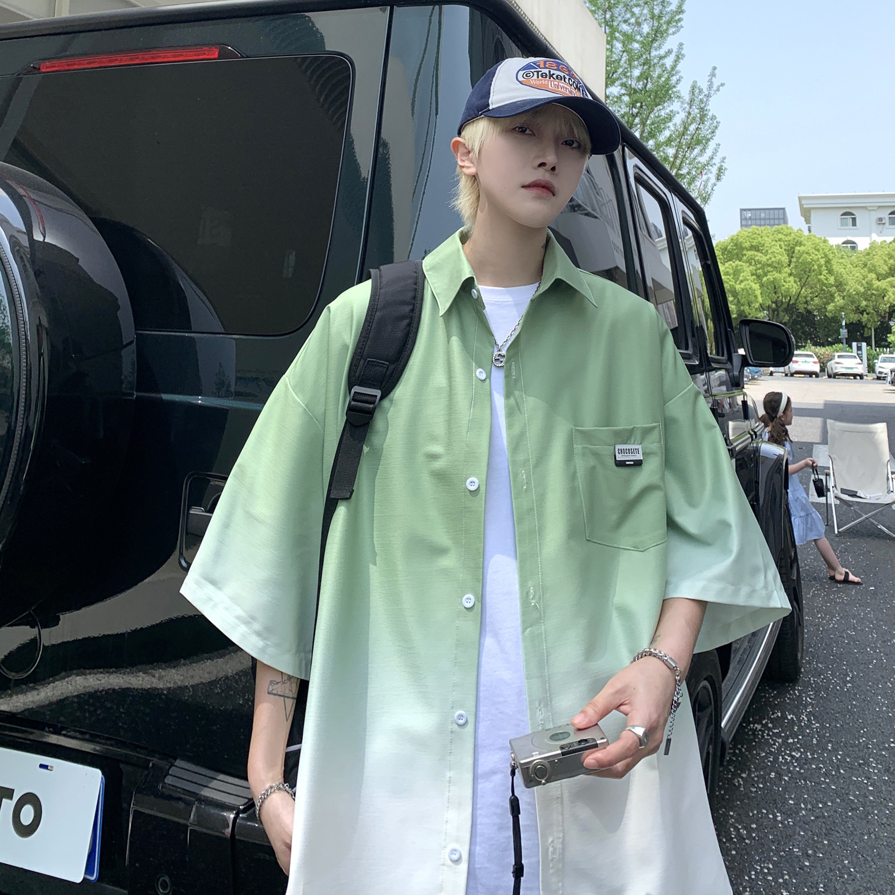 Gradiente camisa de manga corta de los hombres de verano delgada suelta más tamaño casual media manga camisa americana High Street moda marca abrigo