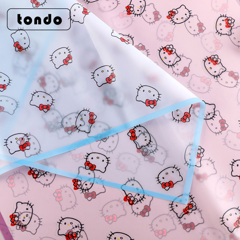 Papel de envoltorio floral Hello Kitty con borde mate, estilo romántico, ideal para regalos o flores.