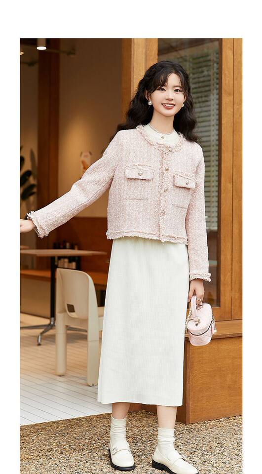 Áo khoác nữ ngắn dáng vải tweed viền tua rua, tay dài, form rộng — Hồng ngó sen chi tiết 16