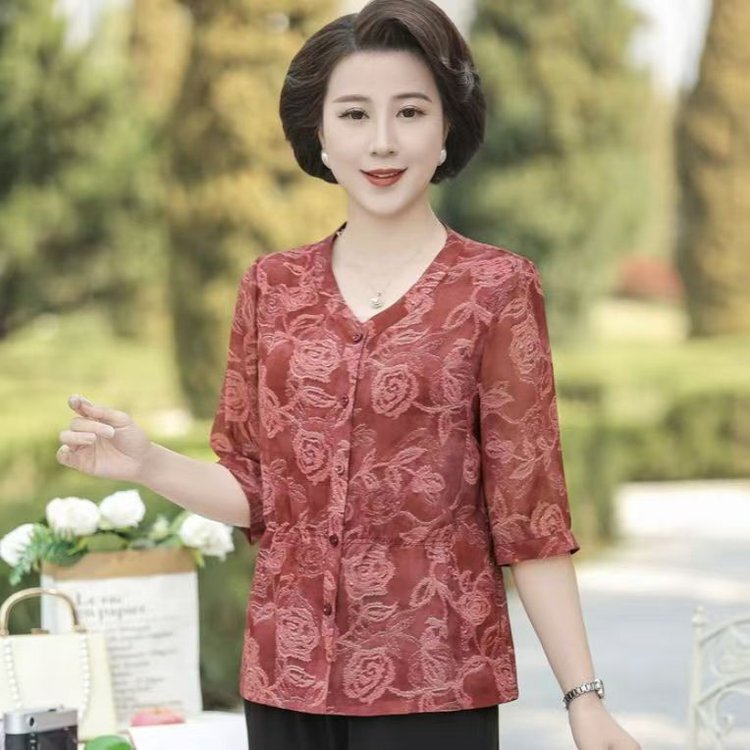 Red Lace-Patterned Thin Three-Quarter Sleeve Shirt for Middle-Aged and Elderly Women, Loose-Fitting Plus-Size Top Suitable for Mom's Daily Wear