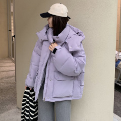 今年はダウン綿服が流行しています。