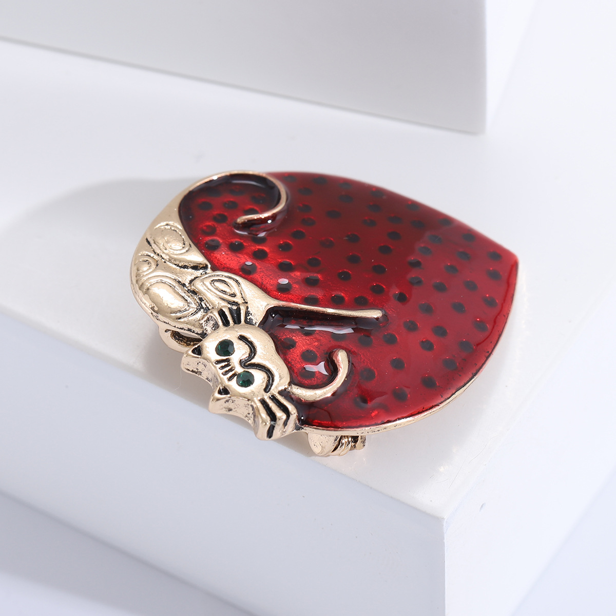 All Seasons Season Women's Gender Vintage Style Classic Style Pin Heart Shape Cat Alloy Women's Brooches