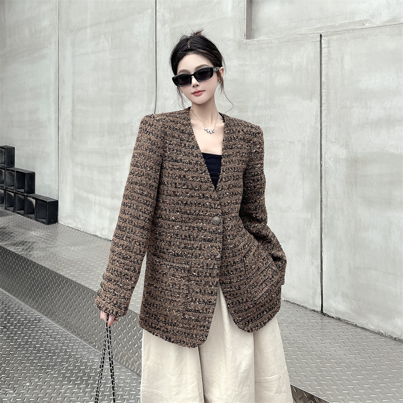Old Money Style Quilted Blazer for Women, Winter Chanel-Style V-Neck Suit Jacket, Tweed with Shiny Threads, Fashionable and High-End Feel