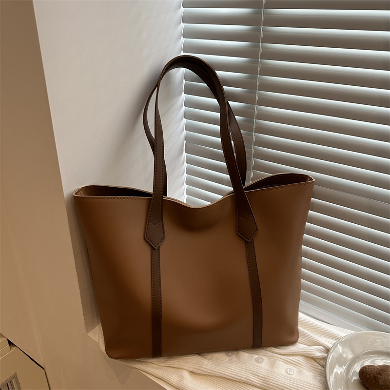 Bolso de gran capacidad para mujeres 2024 nueva moda de primavera retro retro hombro de hombro bolso de mano