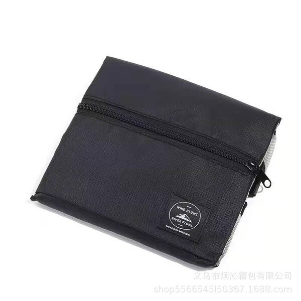 Folding capacious storage bag for moving