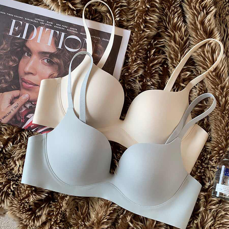 Japanese Seamless Smooth Small Chest Push-Up Bra for Women, Comfortable Soft Underwire, Anti-Sagging, Side Breast Gathering Bra