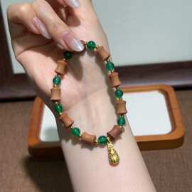 批发原创新款老山檀香竹节搭配绿玛瑙女款复古手链饰品直播供货