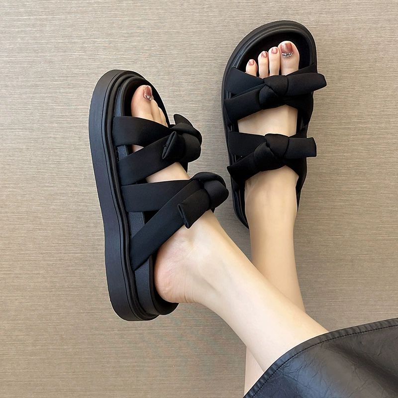 Дерьмо сандалии женские летом носить женские сандалии 2025 новый толстый пляж пляж с юбкой